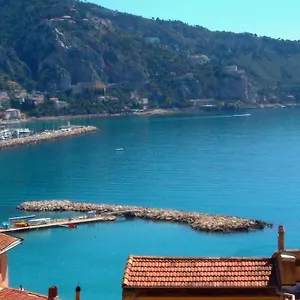 t2-a-menton-vue-mer-proche-plage.fr-provencehotel.com/